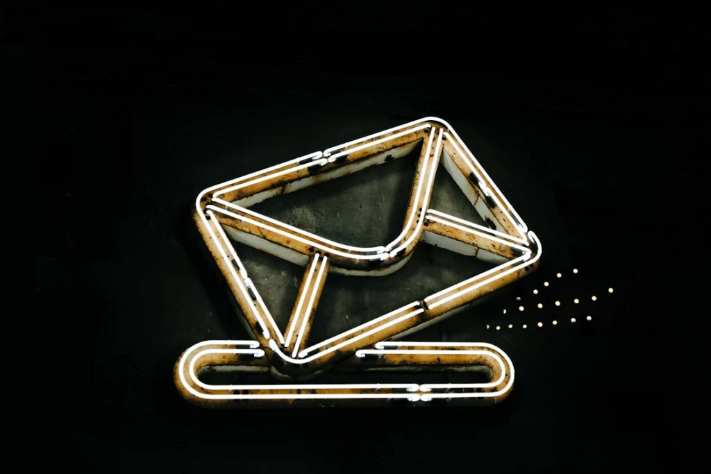 Envelope icon with location pin representing targeted email delivery